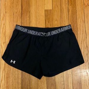 Under Armour Black Shorts Size L